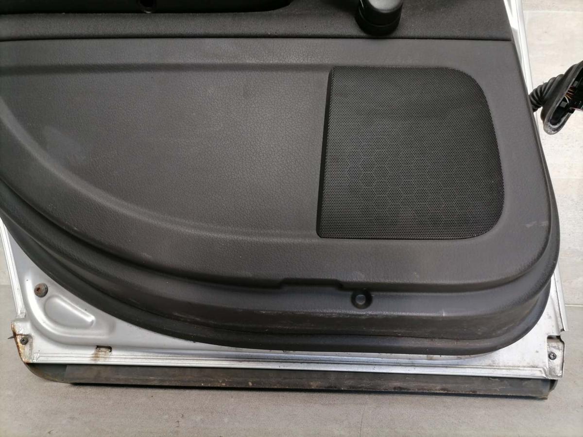 Audi A4 8E original Tür hinten links LY7W Lichtsilber Kombi Bj.2002